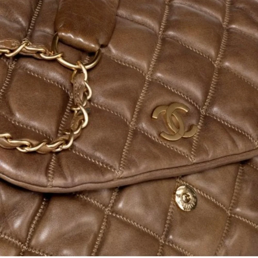 Auth Chanel Diamond Quilt Lambskin Leather Bag - Picture 8 of 9